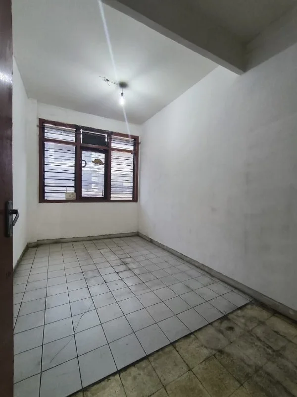 Dijual Ruko 3 Lantai Strategis di Jalan Kapasan Surabaya Utara - Thumbnail 6