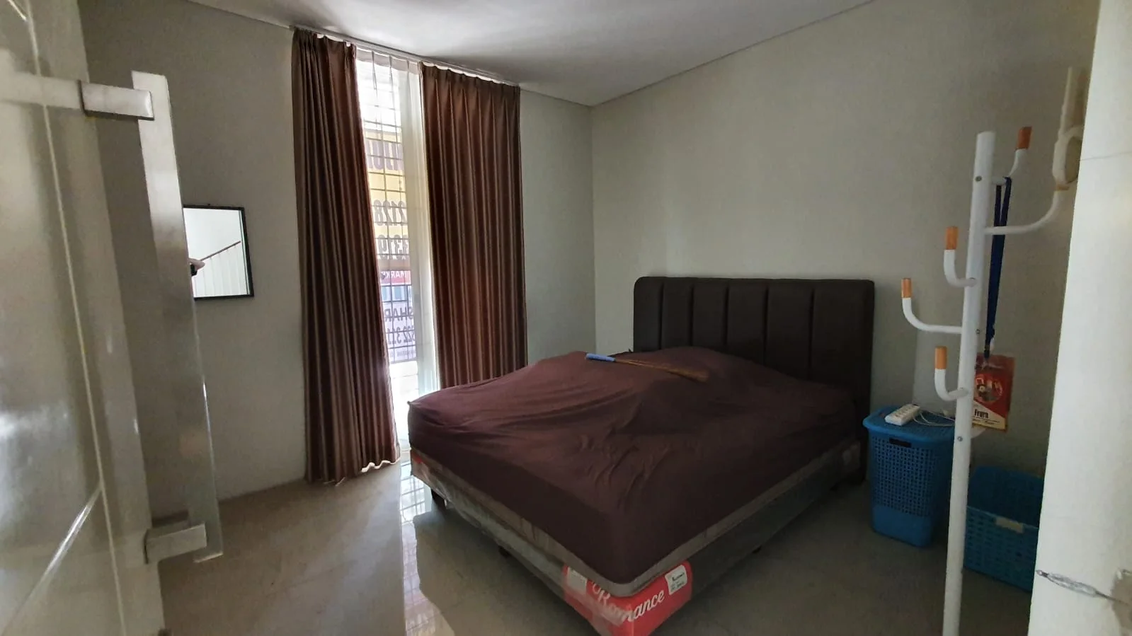 Dijual Rumah Nyaman di Greenlake Citraland Surabaya Barat - Thumbnail 4
