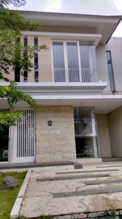 Jual Rumah Mewah 2 Lantai Greenlake Citraland Surabaya