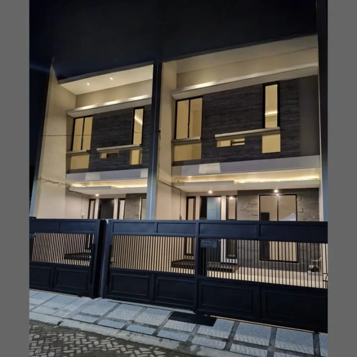 Jual Rumah Mewah 2 Lantai Baru Gress Klampis Semolo Surabaya Timur