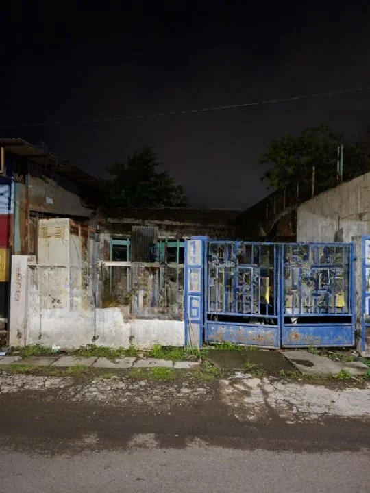 Dijual Rumah Hitung Tanah Lokasi Strategis Petemon Surabaya Pusat