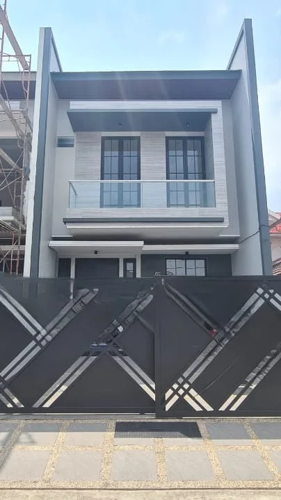 Dijual Rumah Mewah Baru Gress Manyar Kertoadi Surabaya Timur