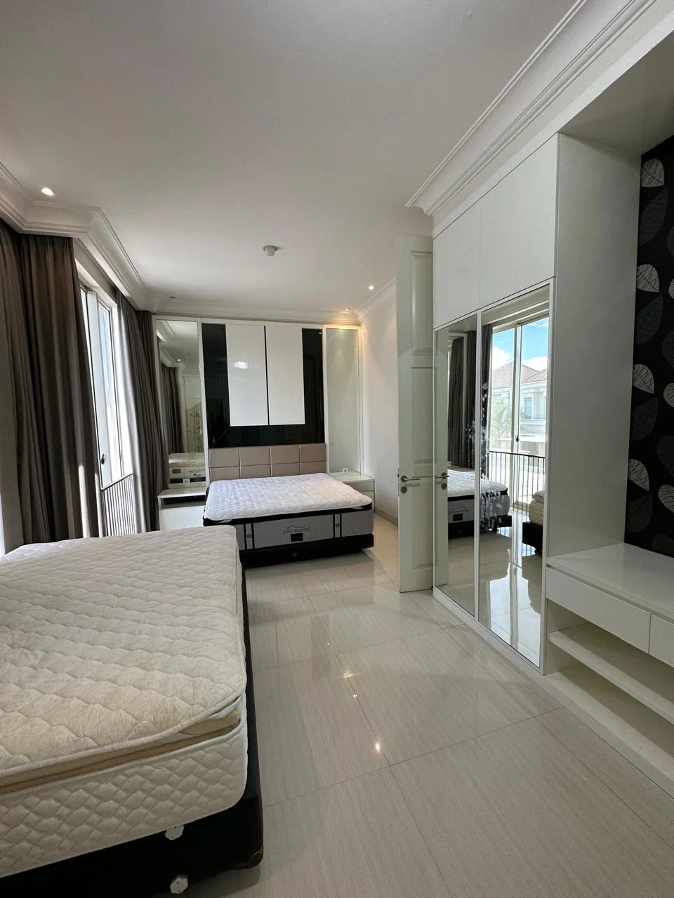 Dijual/Disewakan Rumah Larizwood, Pakuwon Indah Surabaya Barat - Thumbnail 4