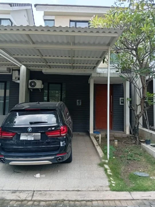 Disewakan Rumah 2 Lantai Northwest Lake Furnished Citraland Surabaya