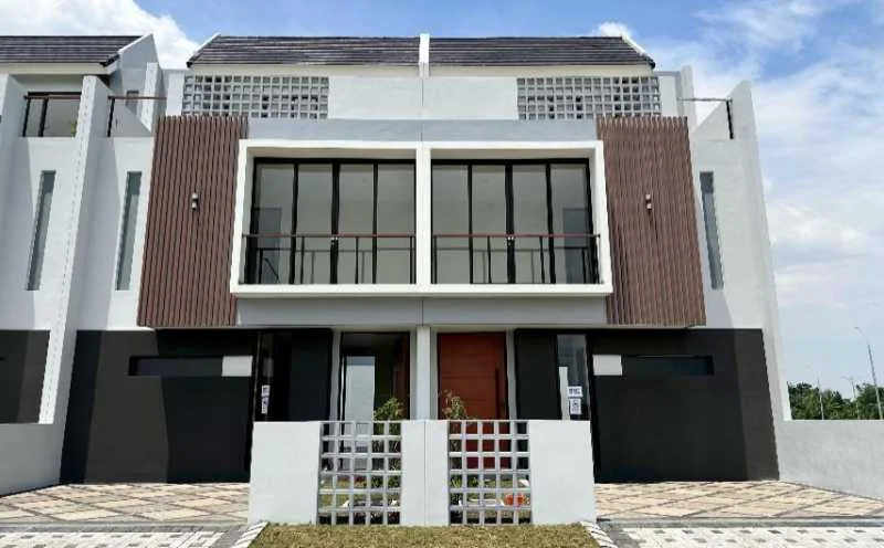 Dijual Rumah Baru Siap Huni Full Furnish di Safiran Gold Mansion Sidoarjo