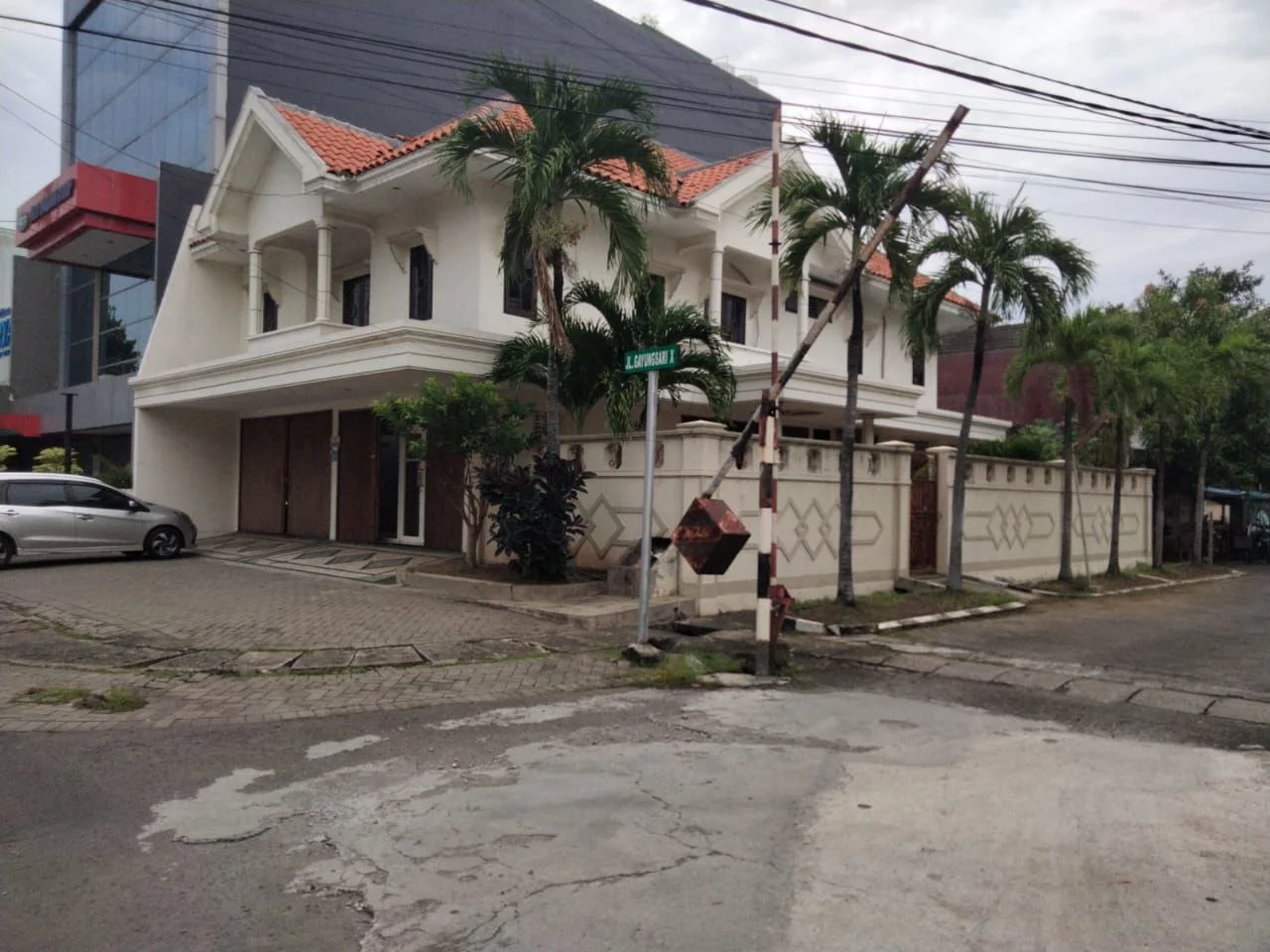 Dijual Rumah Nyaman di Gayungsari Surabaya Selatan - Thumbnail 2