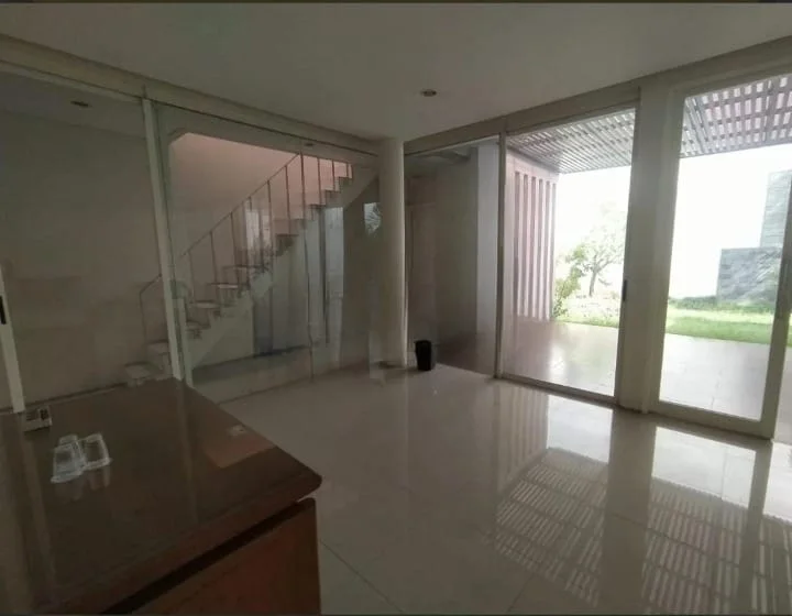 Dijual Rumah Mewah Lokasi Premium di Royal Park Citraland Surabaya Barat - Thumbnail 2