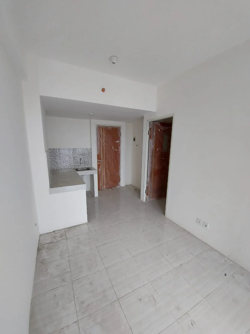 Dijual Unit Apartemen 2 Bedroom Lokasi Strategis di Puncak CBD Tower A Wiyung Surabaya Barat - Thumbnail 4