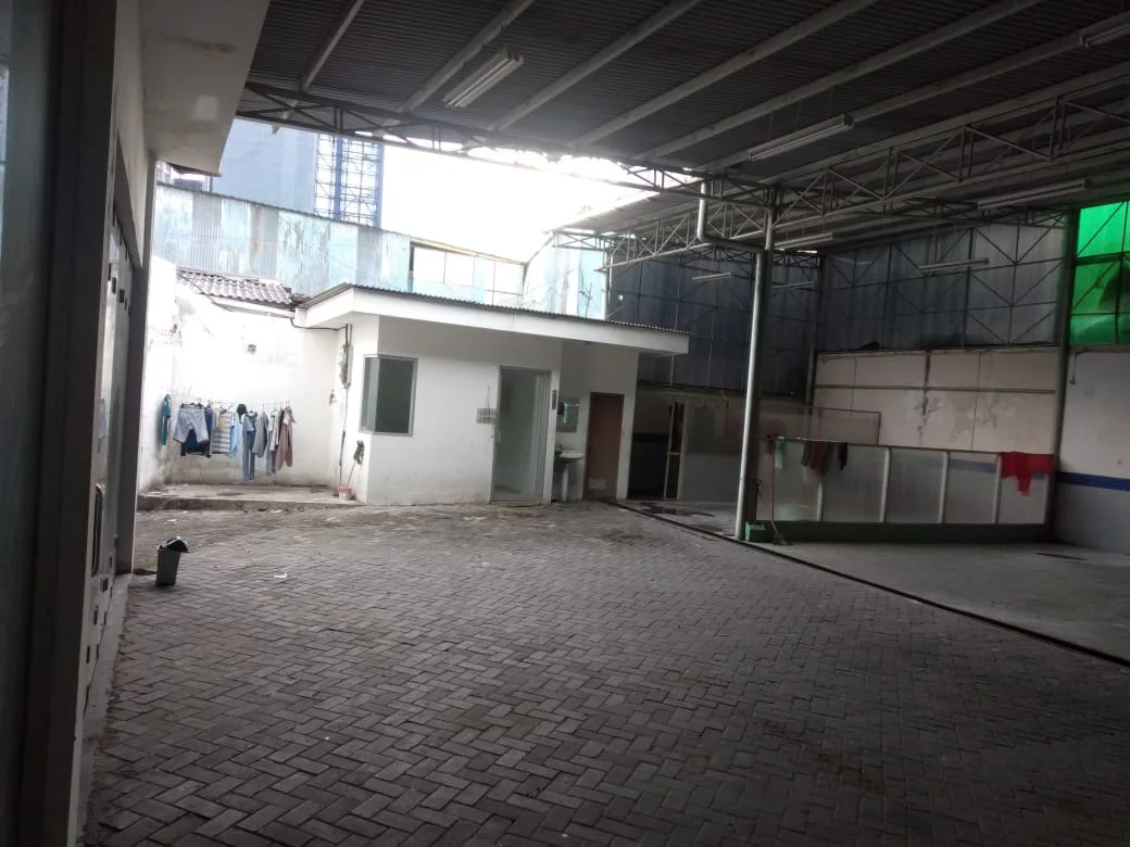 Disewakan Gedung 2 Lantai Lokasi Komersial Strategis di Mayjen Sungkono Surabaya Pusat - Thumbnail 4
