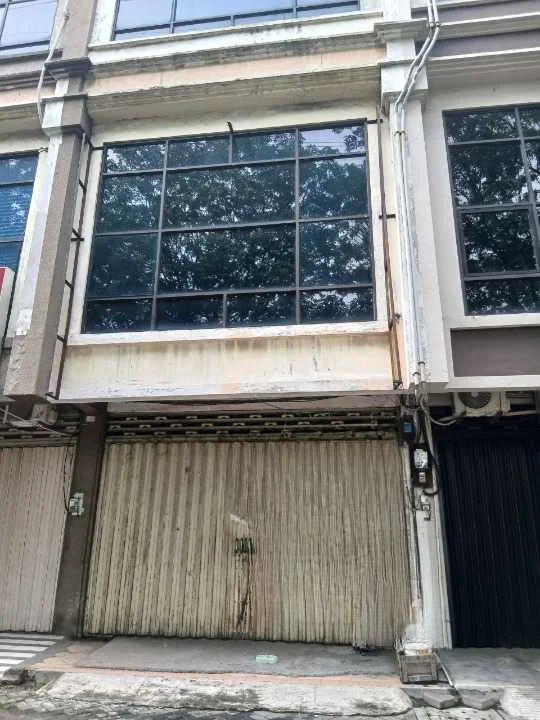 Dijual Ruko 3 Lantai Strategis di Rungkut Megah Raya Surabaya Timur - Image 1