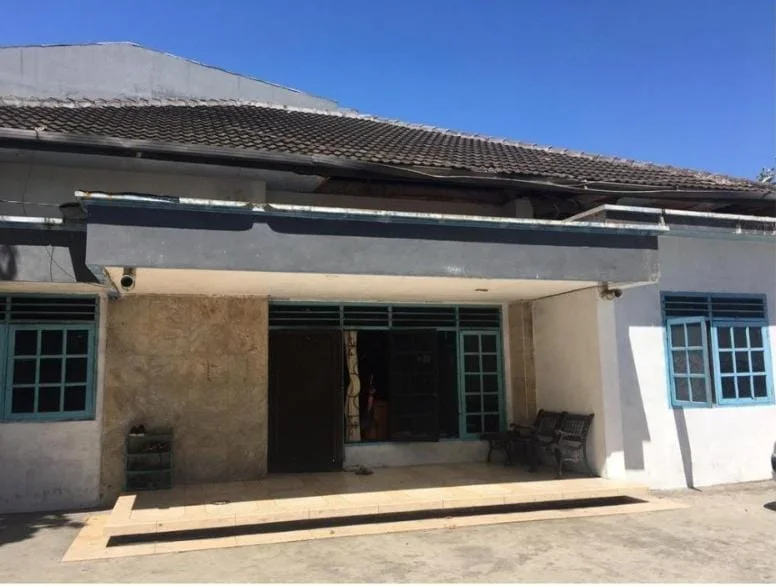 Dijual Rumah Halaman Luas Lokasi Strategis Jalan Kawi Surabaya Barat - Thumbnail 2