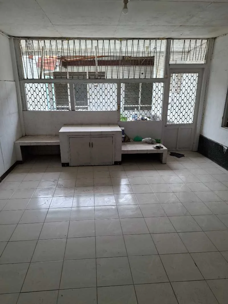 Disewakan Rumah Kantor Siap Huni Lokasi Strategis di Jalan Muria Surabaya Barat - Thumbnail 2