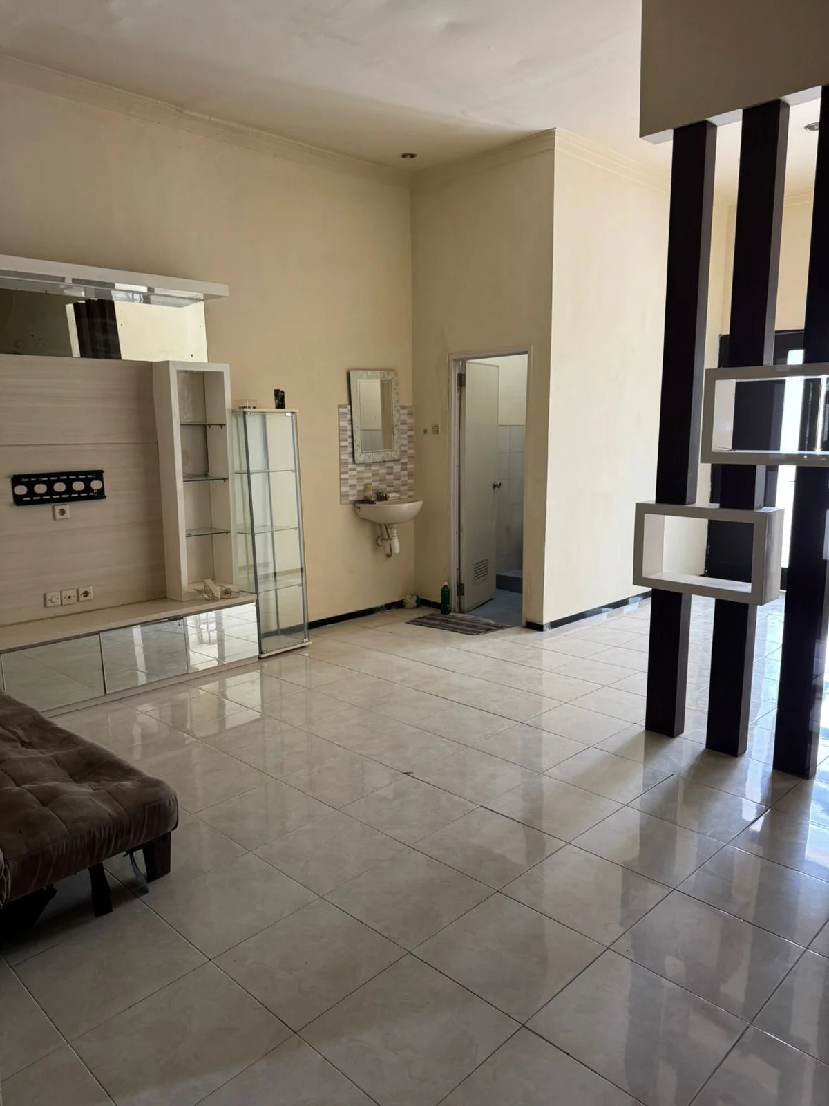 Disewakan Rumah Renovasi Siap Huni di Pakal Residence Surabaya Barat - Thumbnail 8