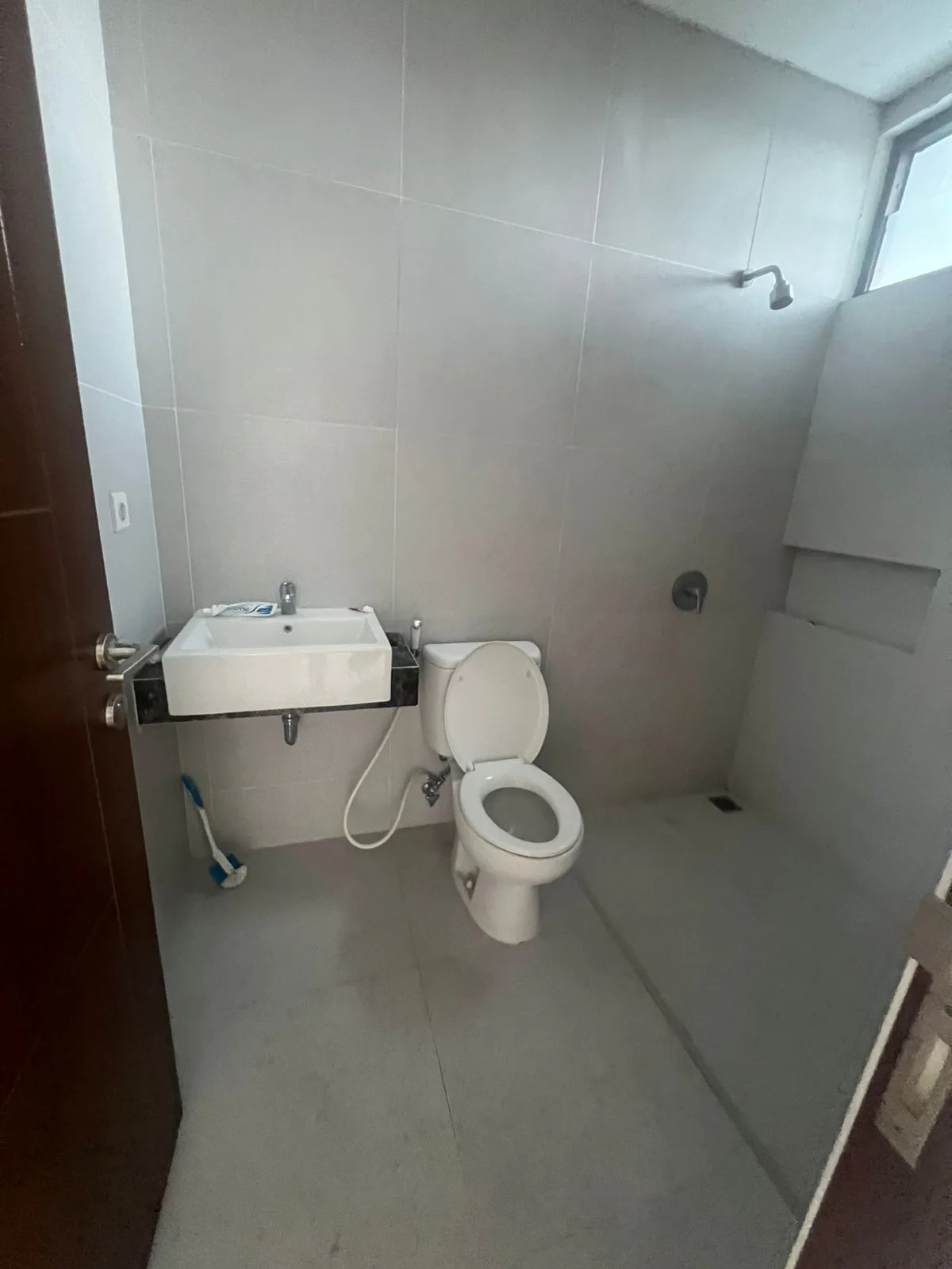 Disewakan Rumah 2 Lantai Baru di Taman Puspa Raya Cluster Chestnut Citraland Surabaya Barat - Thumbnail 5