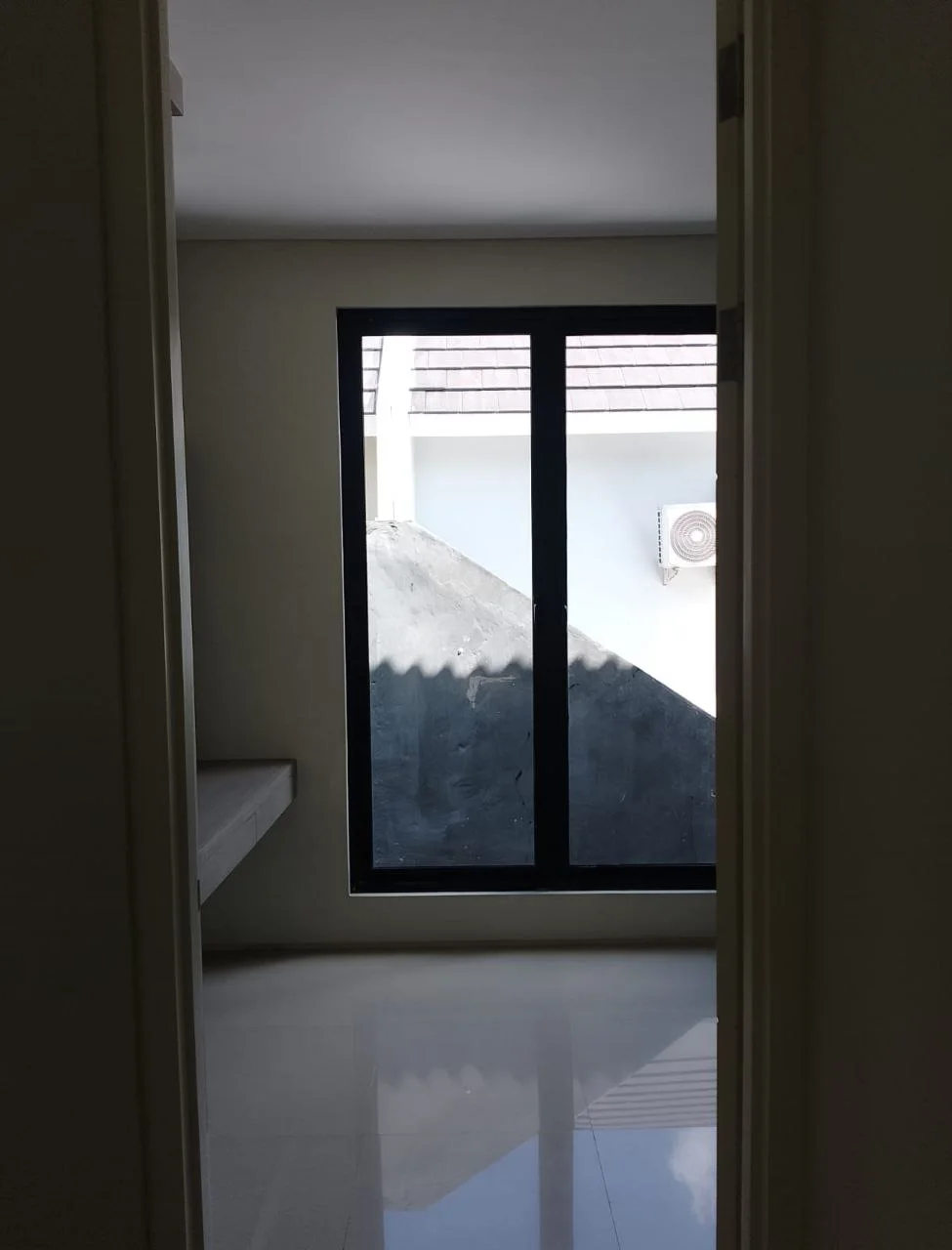 Dijual Rumah Full Furnish Siap Huni di Citraland Northwest Surabaya Barat - Thumbnail 3