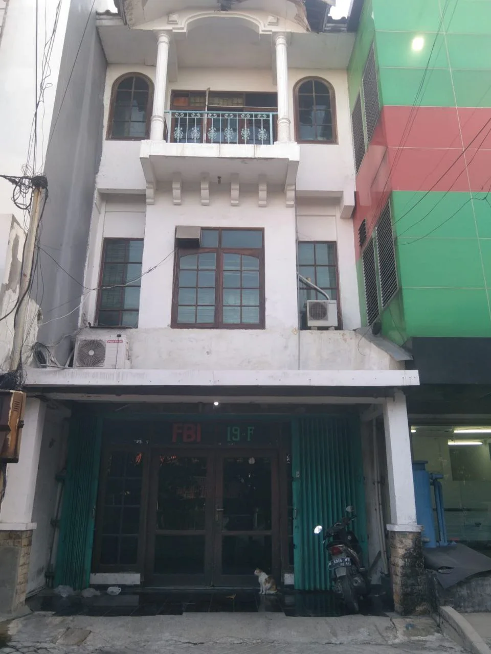 Dijual Ruko Strategis 3 Lantai di Darmo Permai Timur Surabaya Barat