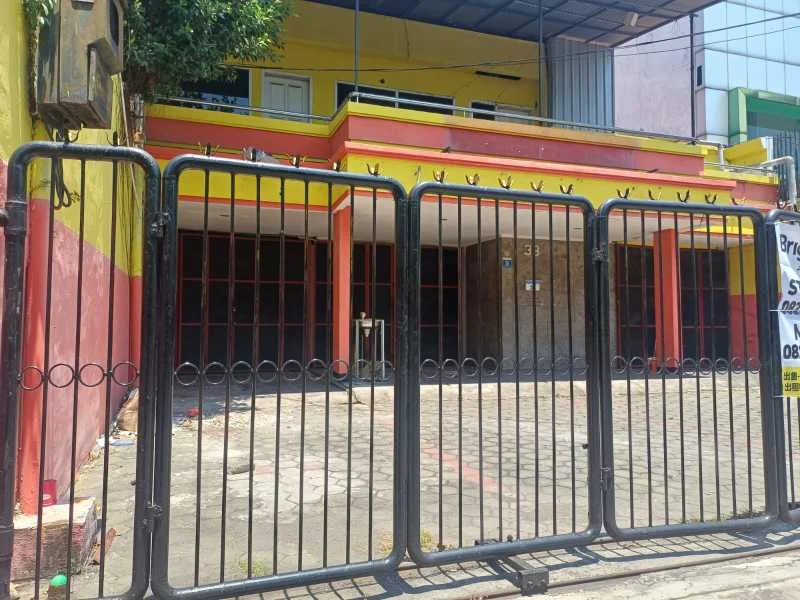 DISEWAKAN Rumah Usaha Strategis Ngagel Jaya – Surabaya Timur