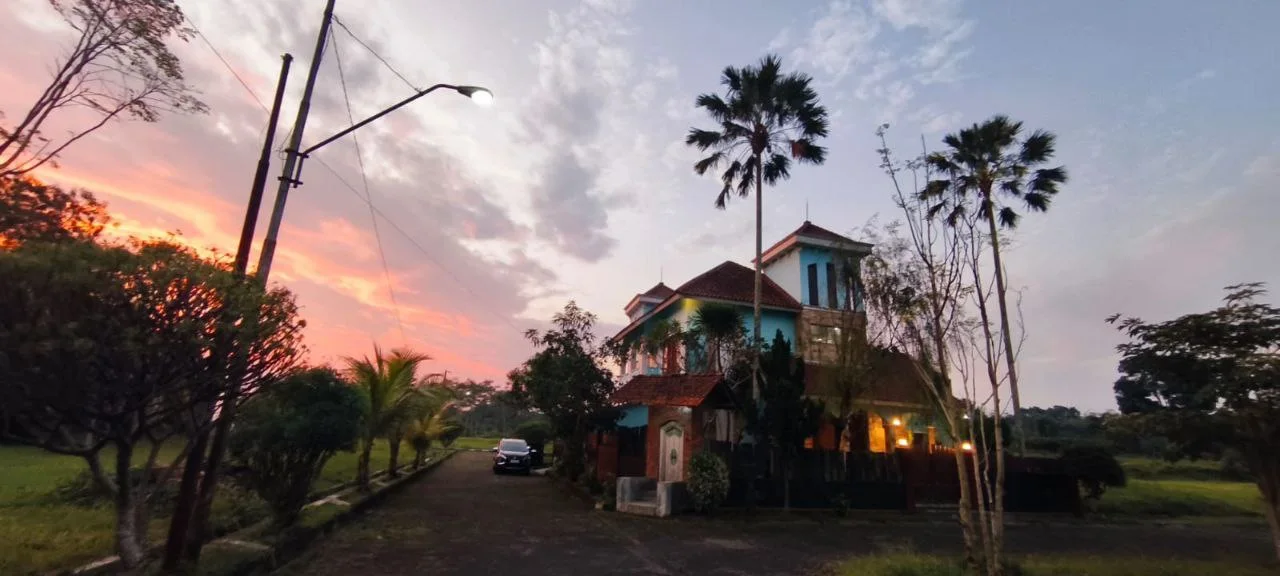 Dijual Rumah Tinggal 2 Lantai Full Furnished di Graha Candi Soba Jawa Tengah - Thumbnail 6
