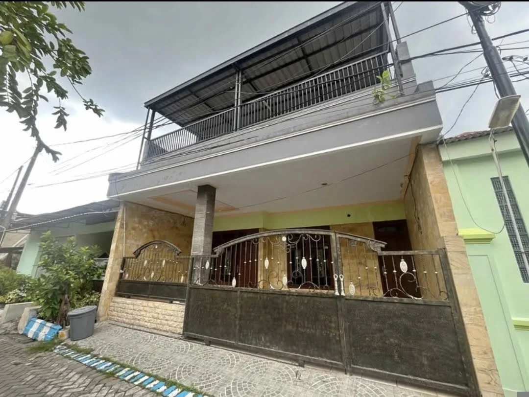 Dijual Rumah 2 Lantai Terawat di Babatan Indah Surabaya Selatan