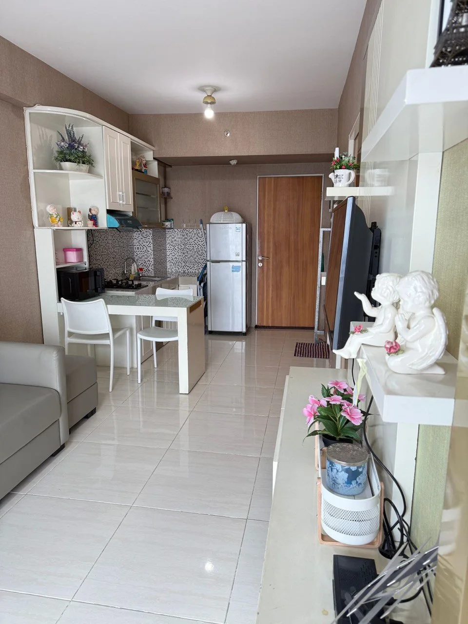 Dijual/Disewakan Apartement Full Furnish dan Lokasi Strategis di Puncak Bukit Golf Surabaya Barat - Image 1