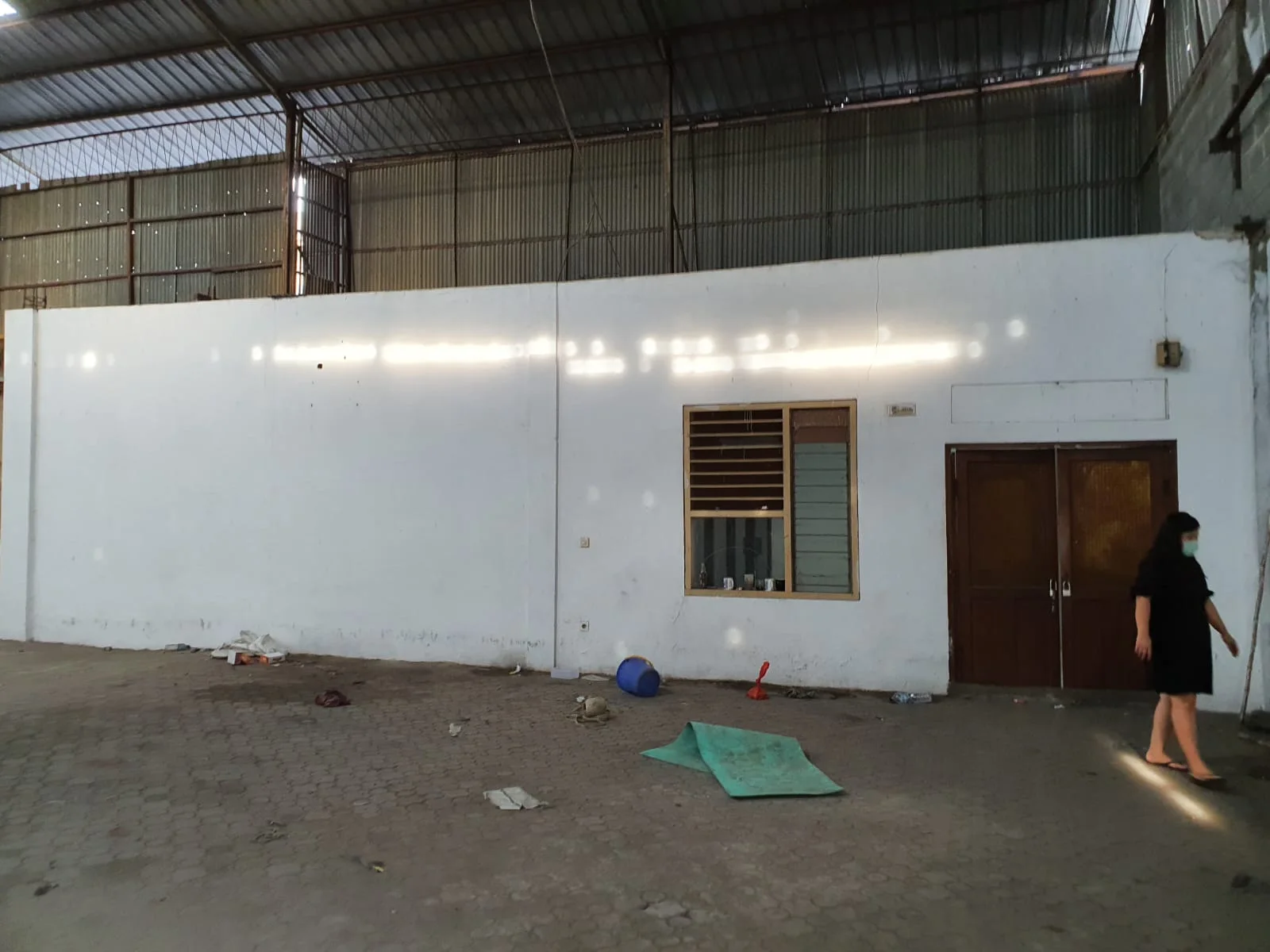 Disewakan Gudang Strategis Depan Jalan Raya dan Bebas Banjir di Manukan Wetan Surabaya Barat - Thumbnail 6