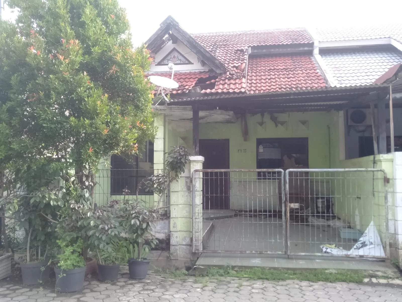Di Jual Rumah 1.5 Lantai Di Lokasi Strategis, Di Taman Pondok Indah , Wiyung , Surabaya Barat