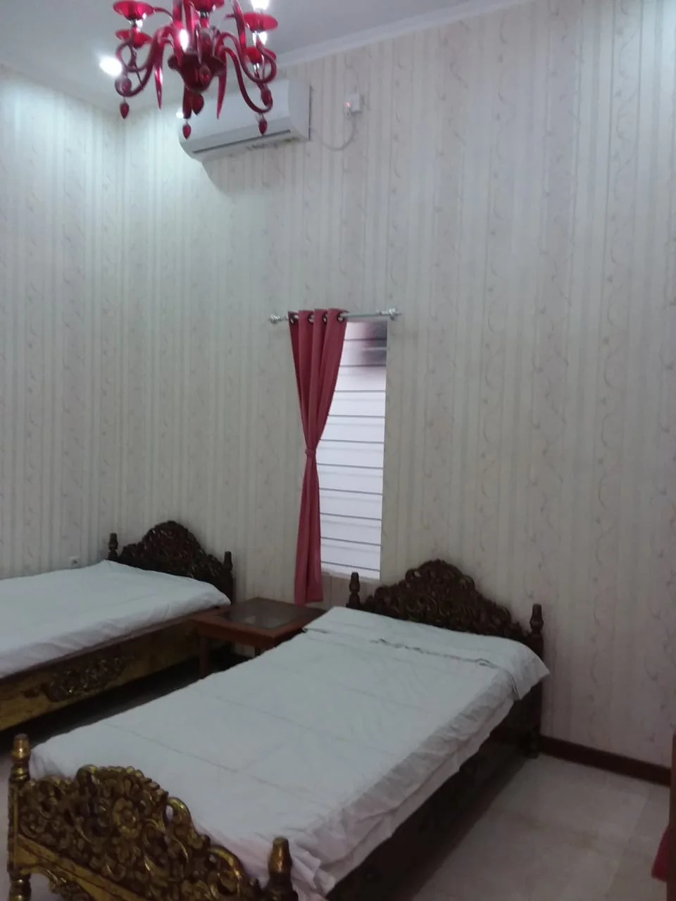 Disewakan Rumah Tinggal Hook Jalan Raya Kupang Baru Surabaya – Akses Jalan Besar Pusat Bisnis dan Kuliner