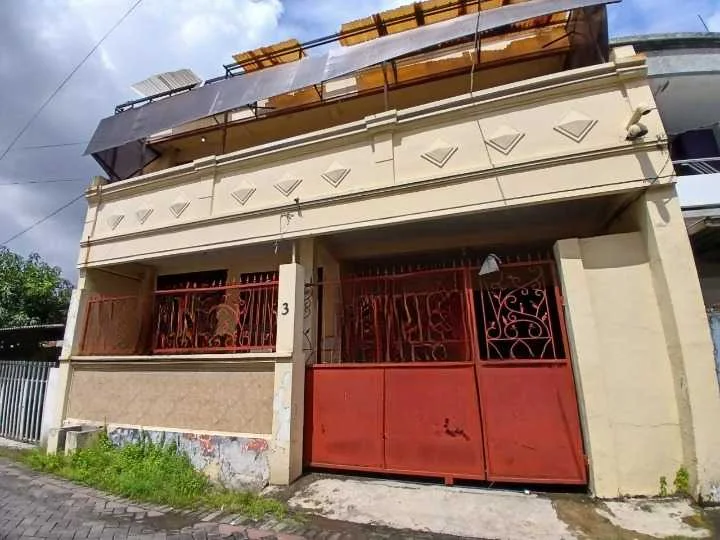 Dijual Rumah Usaha Lokasi Strategis di Jalan Taurus Surabaya Timur