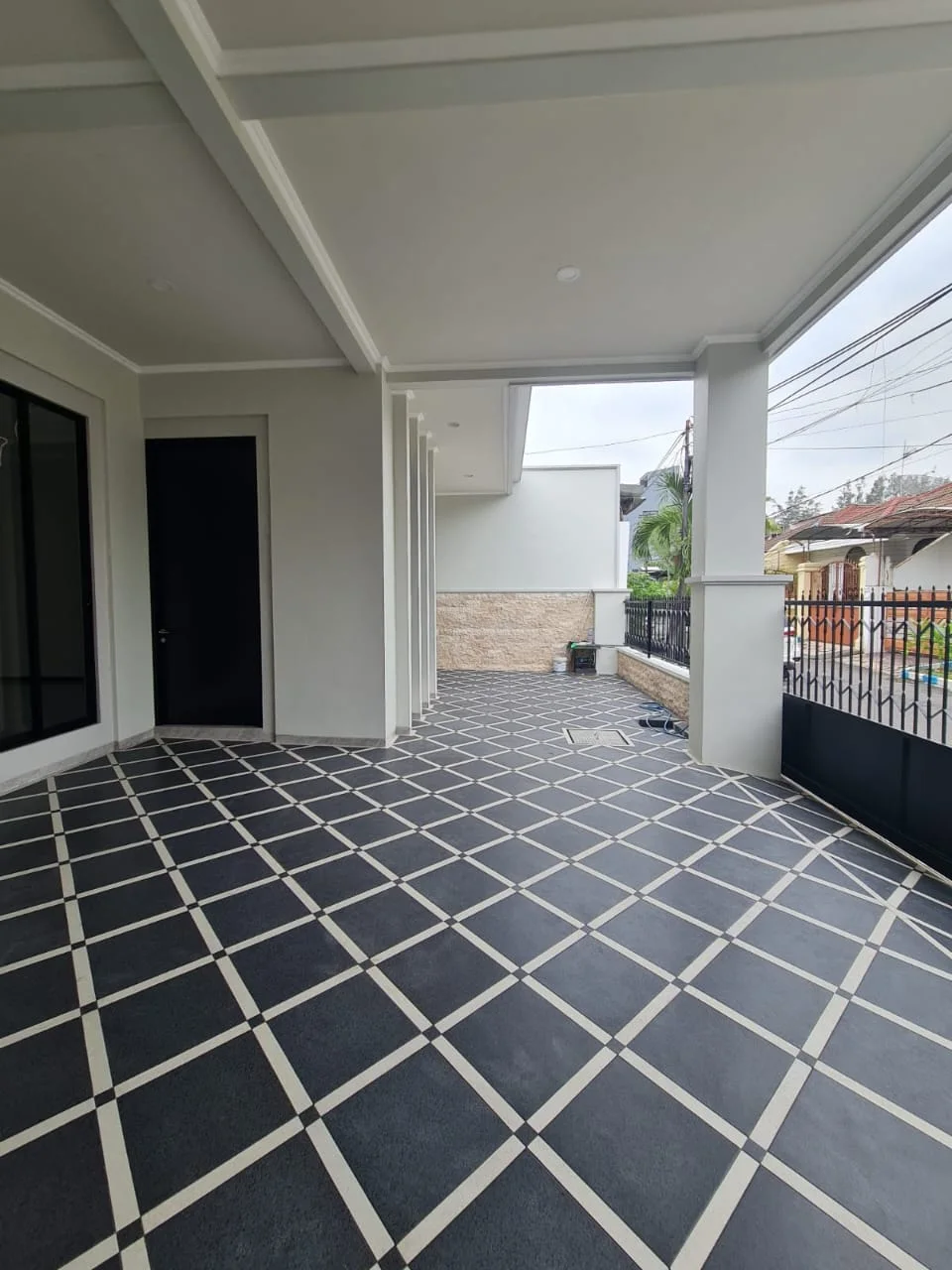 Disewakan Rumah Mewah Baru Darmo Permai Timur Surabaya Barat