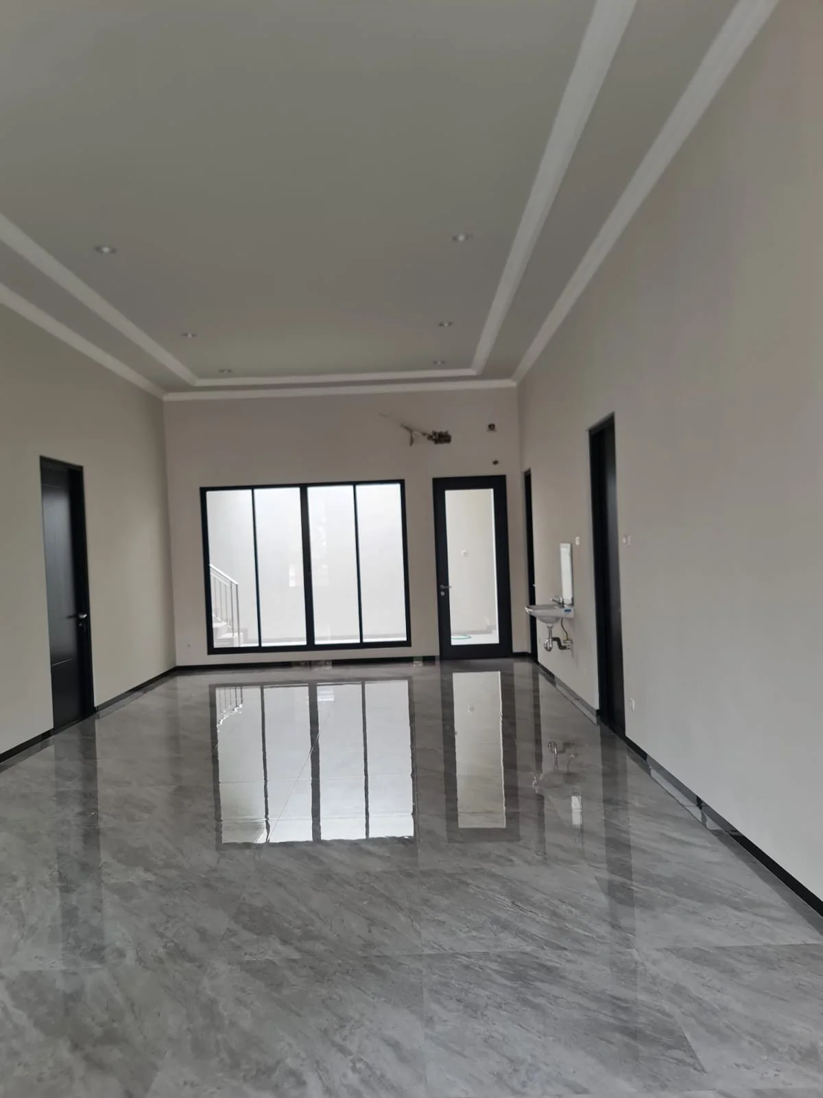 Disewakan Rumah Mewah Baru di Darmo Permai Timur Surabaya Barat - Thumbnail 5