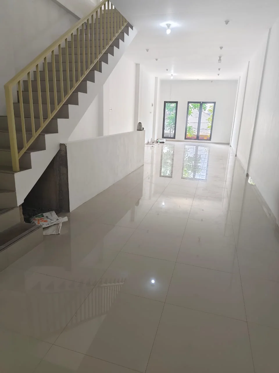 Dijual/Disewakan Ruko Premium 3 Lantai Lokasi Komersial Strategis Raya Tambaksari Surabaya Utara - Thumbnail 4