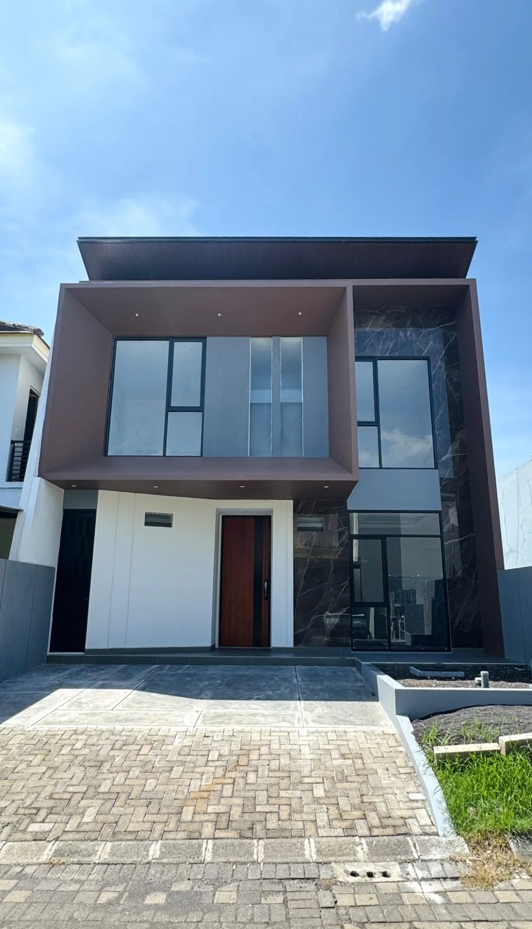 Dijual rumah baru gress di Woodland Citraland, Surabaya Barat