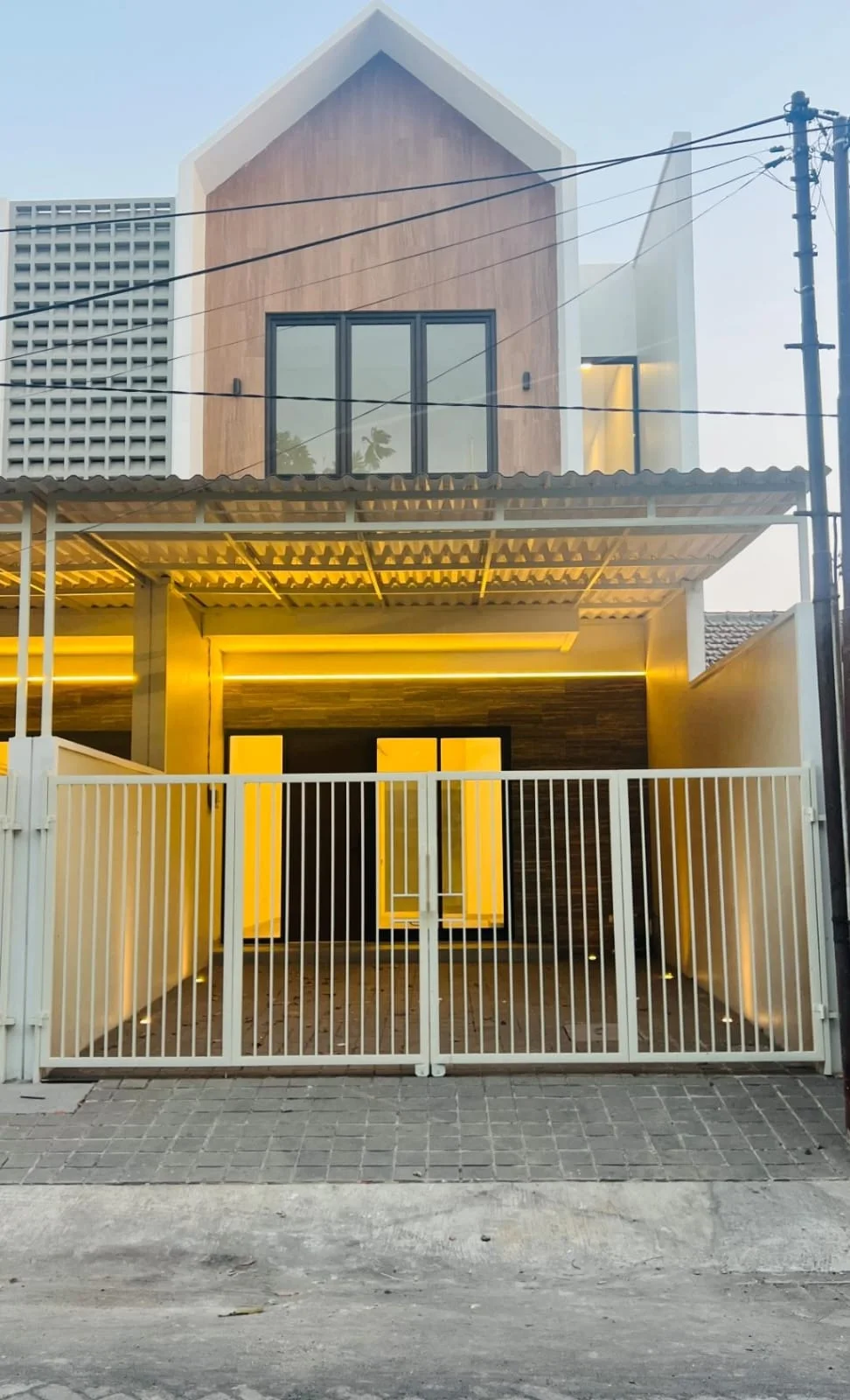 Jual Rumah Baru 2 Lantai Furnished Rungkut Menanggal Harapan Surabaya