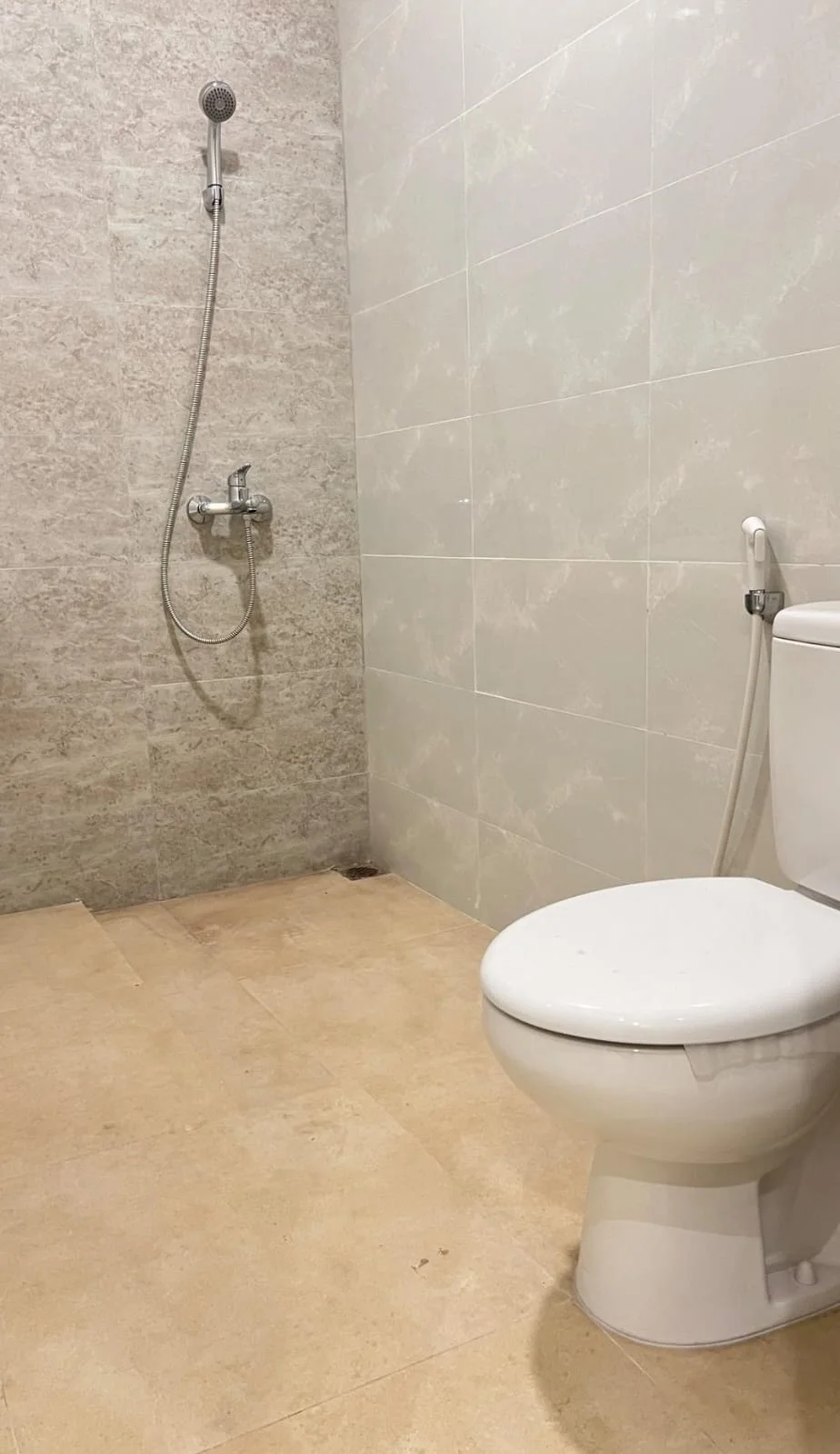 Jual Rumah Baru 2 Lantai Furnished Rungkut Menanggal Harapan Surabaya - Thumbnail 6