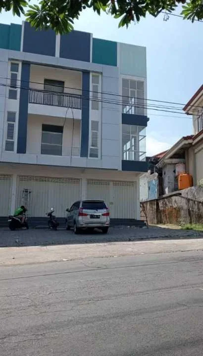 Dijual Ruko Strategis 3 Lantai di Jalan Raya Lontar Surabaya Barat