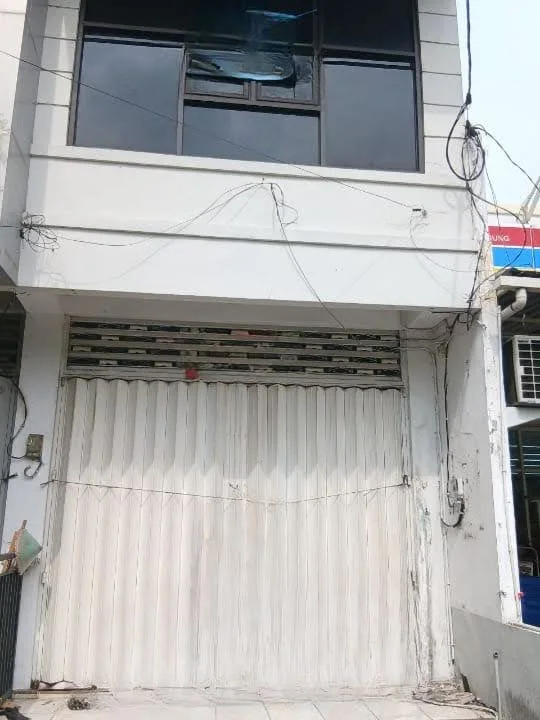 Disewakan Ruko Lokasi Strategis di Putro Agung Kulon, Surabaya Utara - Image 1