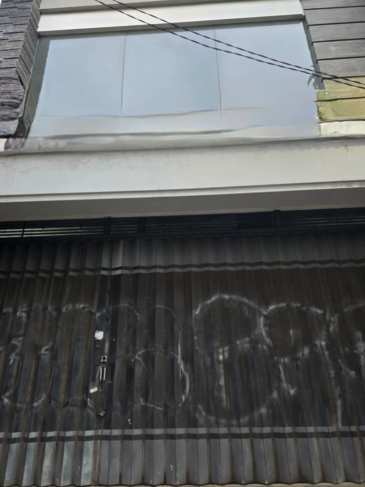 Disewakan / Jual Rumah Usaha Raya Kertajaya Surabaya Timur - Image 1