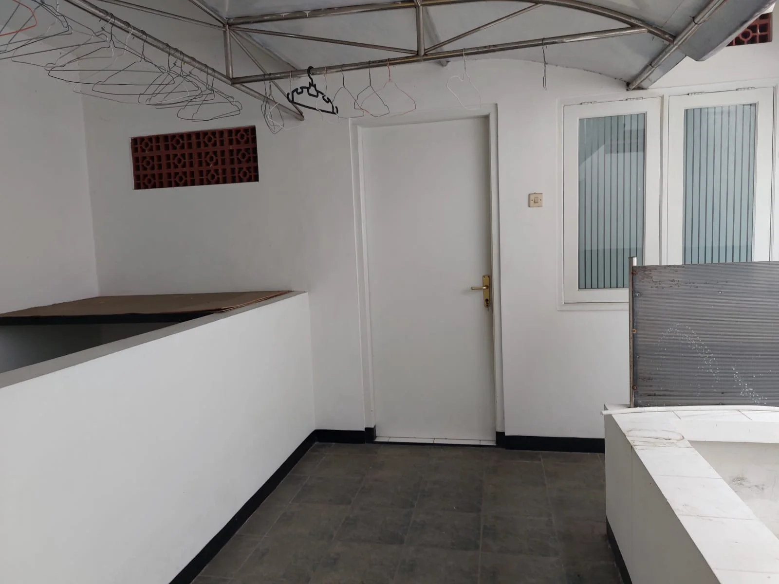 Dijual Rumah 1,5 Lantai Bukit Palma Murah di Citraland Utara Surabaya Barat - Thumbnail 5