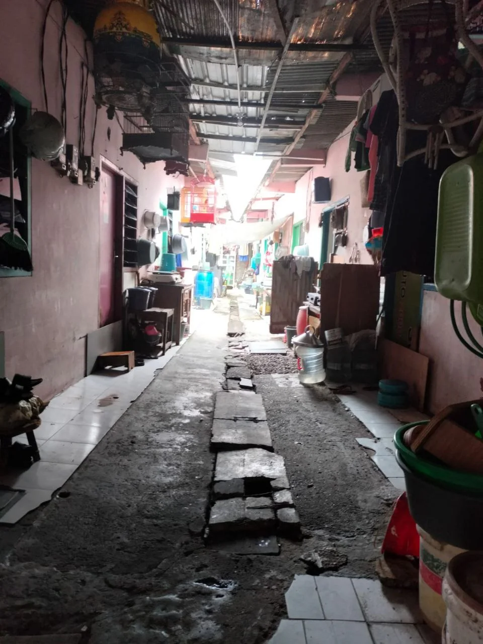 Dijual Rumah dan Kos Luas di Dukuh Pakis Surabaya Selatan - Thumbnail 3