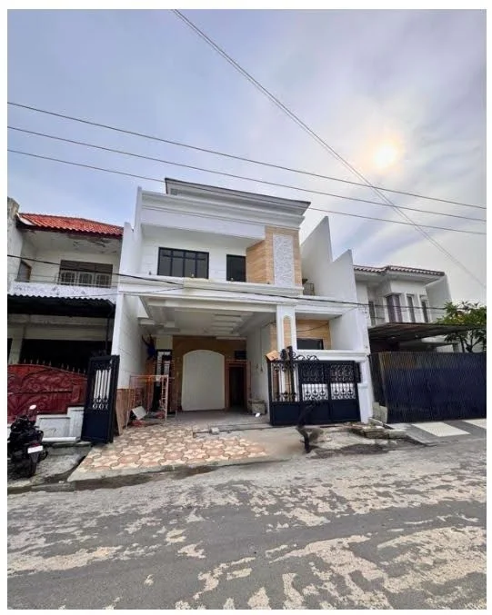 Dijual Rumah Mewah 2 Lantai Dekat Galaxy Mall Surabaya Timur