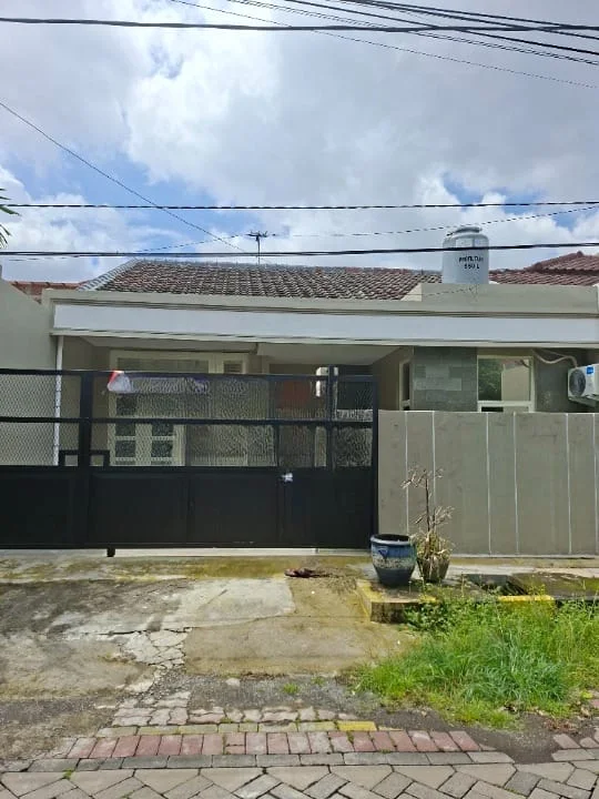 Disewakan Rumah Baru Siap Huni Di Lokasi Strategis, Di Dukuh Kupang Timur, Surabaya Barat