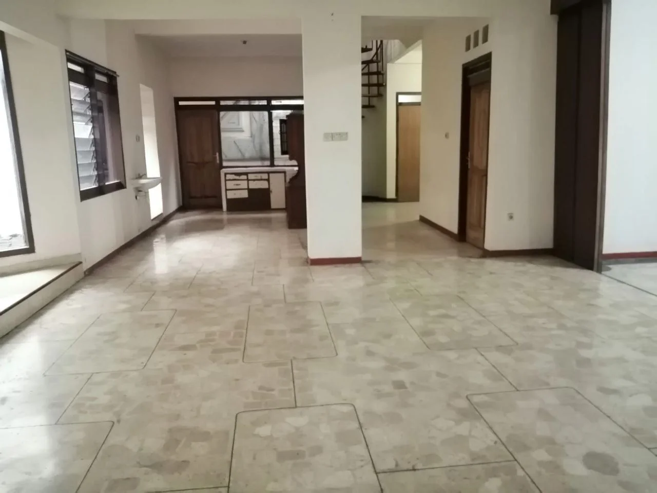 Dijual Rumah Nyaman Dan Strategis 2 Lantai Jemur Andayani Surabaya Selatan - Thumbnail 4