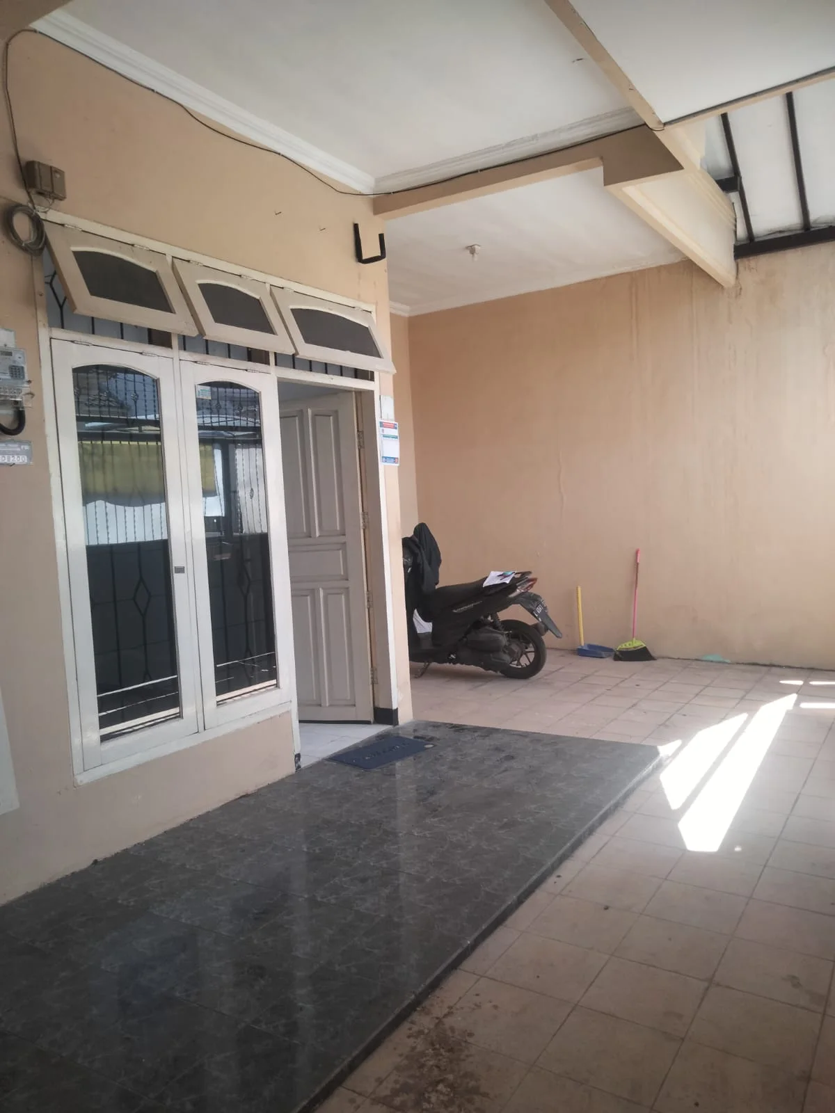 Dijual Rumah 1,5 Lantai Jalan Libra Surabaya Timur