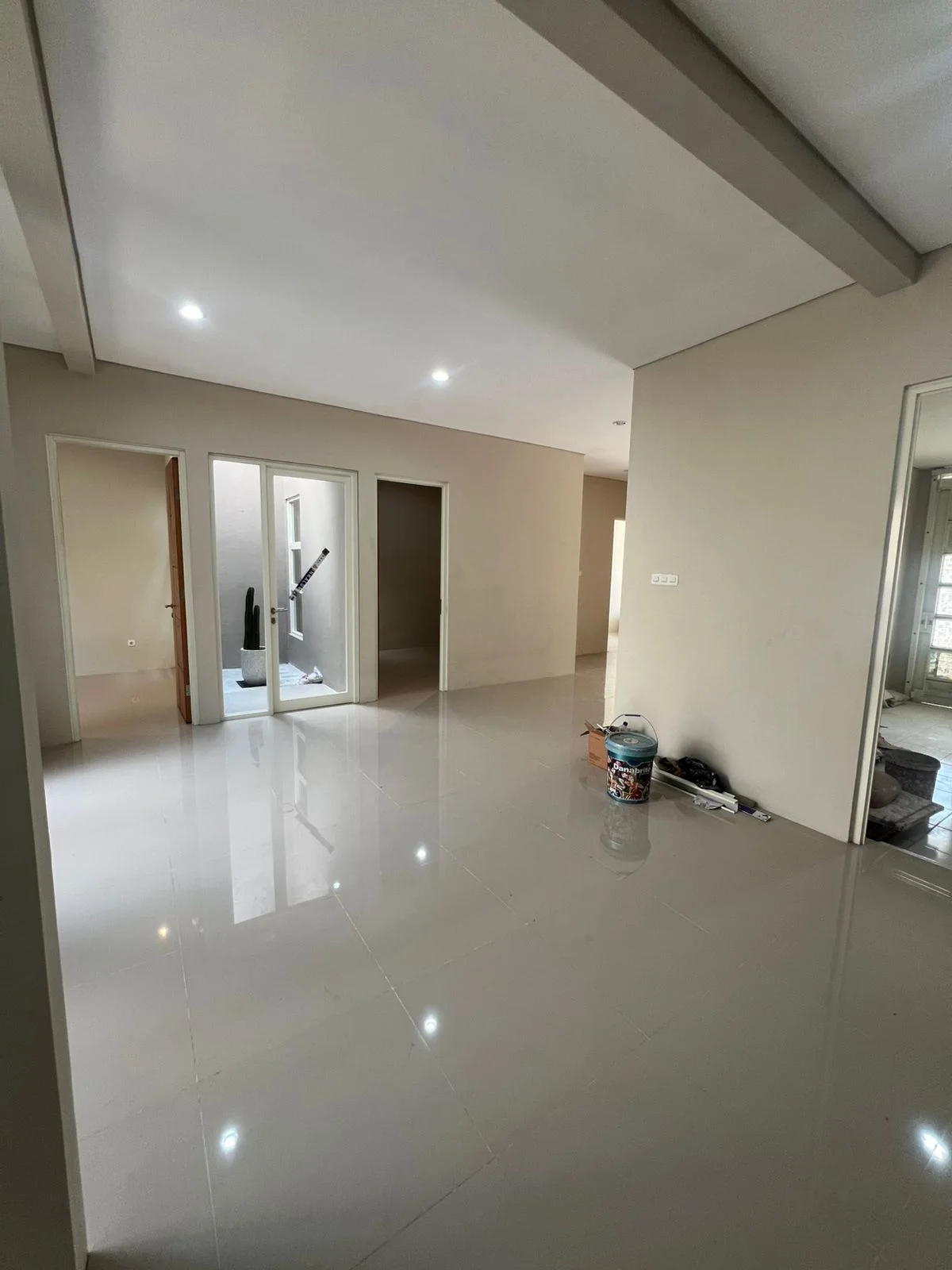 Disewakan Rumah Baru Siap Huni Lokasi Strategis di Dukuh Kupang Timur Surabaya Barat - Thumbnail 2