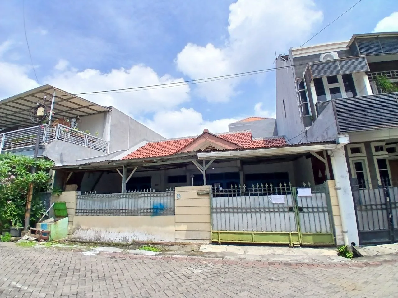 DISEWAKAN Rumah Siap Huni Taman Pondok Indah Wiyung Surabaya Barat