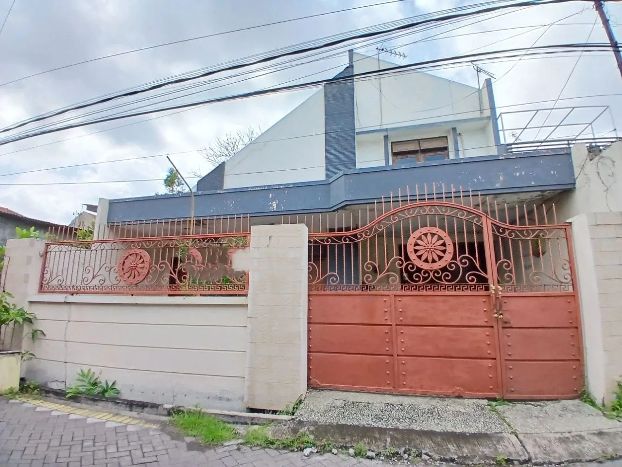 DIJUAL RUMAH STRATEGIS – KARANG EMPAT , SURABAYA TIMUR