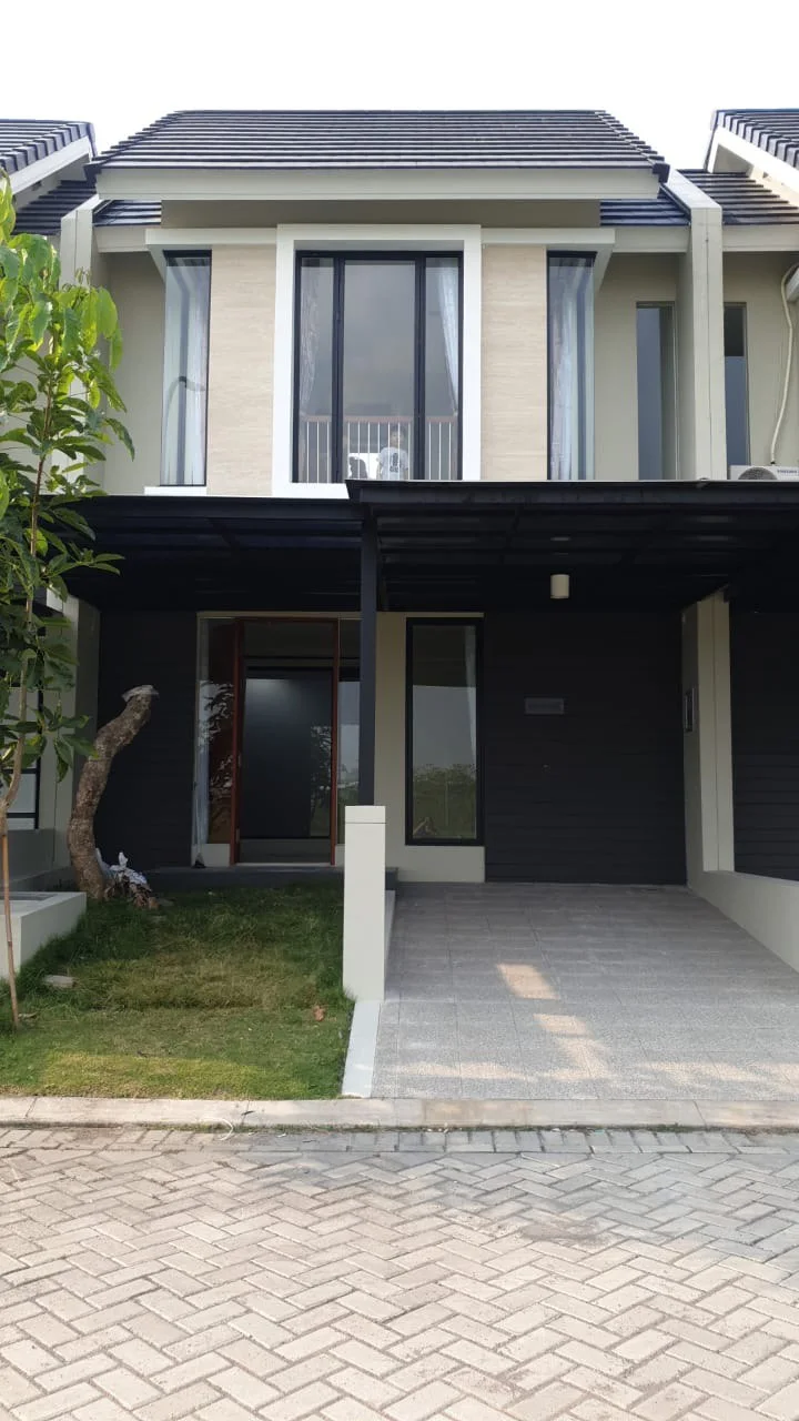 Disewakan Rumah 2 Lantai Northwest Hill Citraland Utara Surabaya Barat