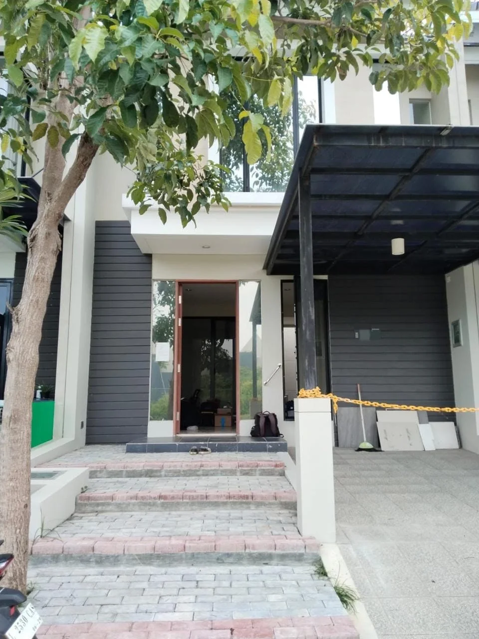 Jual Rumah 2 Lantai Northhwest Hill Semi Furnished Citraland Utara Surabaya Barat