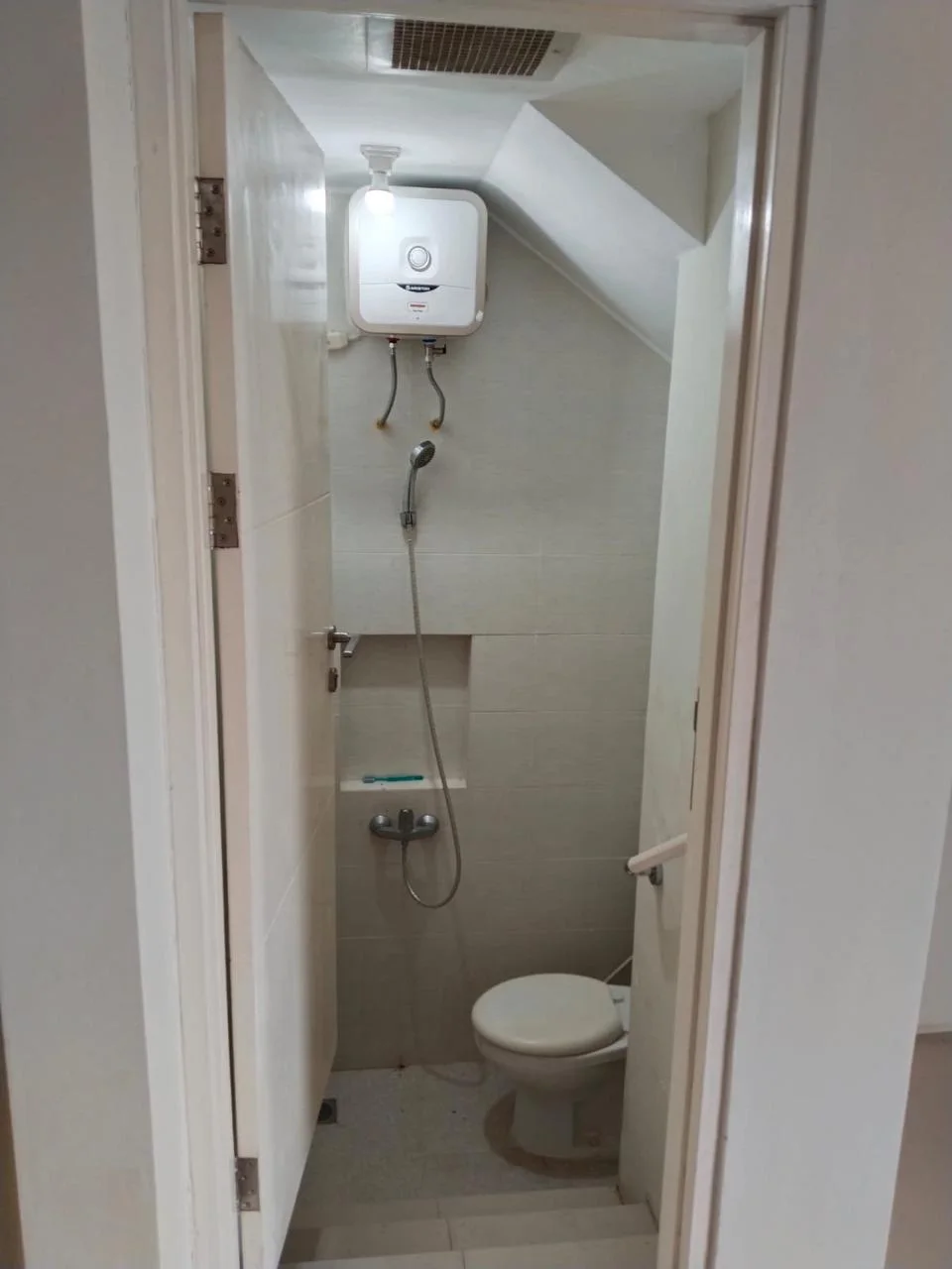 Dijual Rumah 2 Lantai Northhwest Hill Semi Furnished Citraland Utara Surabaya Barat - Thumbnail 4