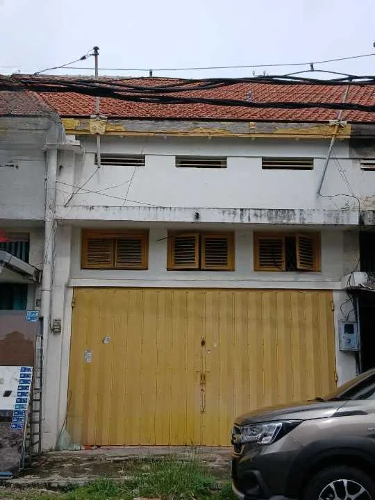 Dijual/Disewakan Ruko Strategis 2 Lantai di Baliwerti Surabaya Pusat - Image 1